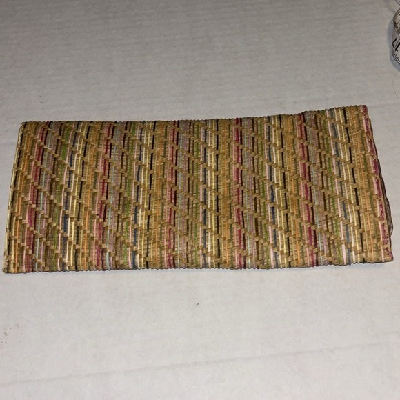 LAILA ROWE MULTI COLORED WOVEN STRAW CLUTCH SNAP CLOSURE ONE ZIP POCKET INSIDE - Picture 3 of 7